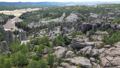 Landscape-of-Valle-de-los-Monjes,-Chihuahua,-panoramic-aerial-circle-shot