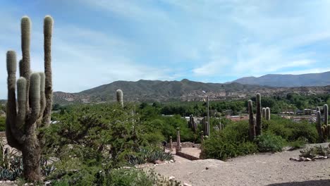 Heroes-of-the-Independence-Monument-by-Ernesto-Soto-Avendaño-in-Humahuaca,-Argentina