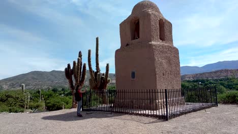 Santa-Barbara-Tower-Am-Heroes-Of-Independence-Monument---Humahuaca,-Jujuy,-Argentinien