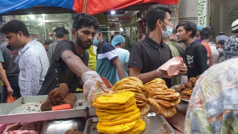 Straßenessen-In-Dhaka,-Bangladesch