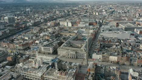 Hohe-Luftaufnahme-Des-GPO-Und-Der-Skyline-Von-Dublin-Während-Der-Sperrung-Von-Covid-19