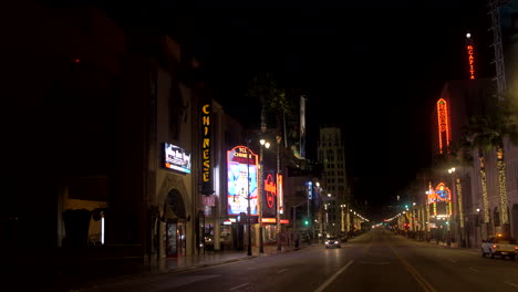 Blick-Auf-Den-Hollywood-Boulevard-Bei-Nacht