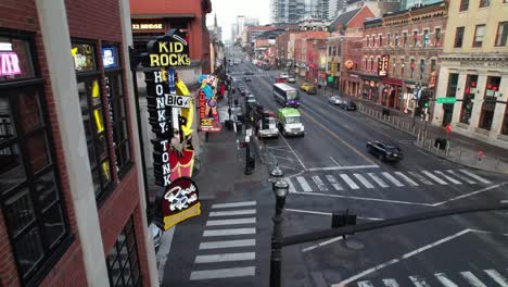 Extracción-De-Antena-Honky-Tonks-En-Broadway-Street-En-Nashville,-Tennessee