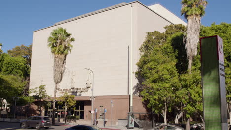 The-Stanley-Mosk-Courthouse,-home-of-the-Los-Angeles-County-Superior-Court-in-downtown-Los-Angeles,-California