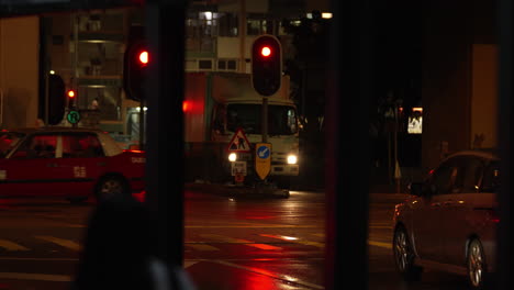 Belebte-Straßen-Mit-Autos,-Lastwagen-Und-Bussen