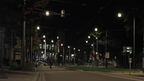 Skateboarding-trough-empty-city-at-night