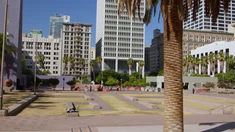 Pershing-Square,-Un-Pequeño-Parque-Público-Ubicado-En-El-Centro-De-Los-ángeles,-California