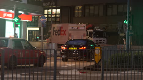 Hongkong--August-03,-2022:-citizens-walking-through-streets-and-sidewalks-after-finishing-work-at-night