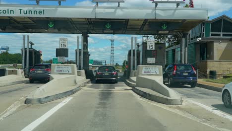 Plaza-De-La-Cabina-De-Peaje-Ez-Pass-Para-El-Túnel-Lincoln-Debajo-Del-Río-Hudson,-Entre-Nj-Y-Ny