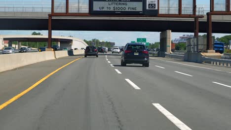 No-Hay-Señal-De-Tirar-Basura-En-La-Carretera