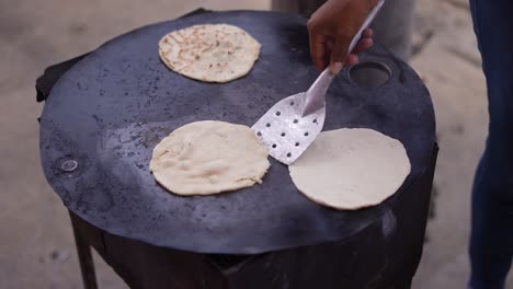 street-food,-nicaragua,-san-juan-sur,-corn-tortillas,-street-vendor,-peddler,-managua,-street-cook