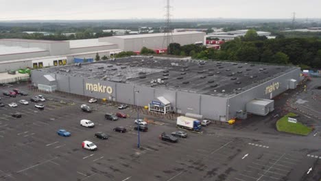 órbita-Aérea-Vista-Derecha-Makro-Cash-And-Carry-Supermercado-Mayorista-Tienda-Exterior