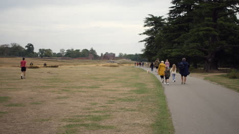 Bradgate-Park-Y-House-Palace-En-Leicestershire-Inglaterra