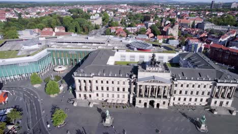 Schloss-Arkaden-Braunschweig,-a-contemporary-modern-shopping-mall-in-an-old-building