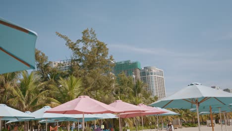 Ein-Tag-Am-Schönen-Sonnigen-Da-Nang-Strand