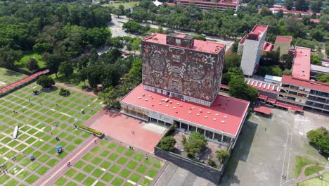 Zentrales-Bibliotheksgebäude-In-Der-Universitätsstadt-Von-Oben-Gesehen