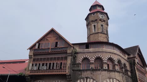 Mahatma-Jyotiba-Phule-Mandai,-One-of-South-Mumbai's-Most-Famous-Markets-Situated-Opposite-The-Mumbai-Police-Headquarters---Crawford-Market-Mumbai