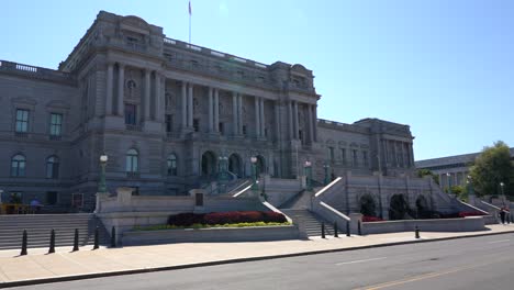 Edificio-De-La-Biblioteca-Del-Congreso-De-Los-Estados-Unidos-Desde-El-Nivel-De-La-Calle