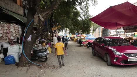 Streets-and-traffic-in-Bangalore,-India