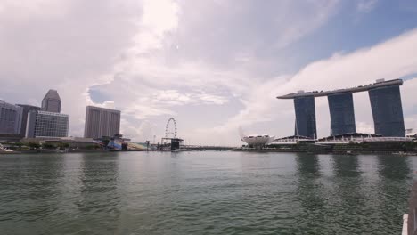 El-Hermoso-Paisaje-Del-Hotel-Casino-Marina-Bay-Sands-En-El-Centro-De-Singapur-Es-Una-De-Las-Principales-Atracciones-Turísticas-De-La-Ciudad-De-Singapur