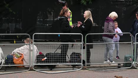 10-News-First-from-Australia-from-Australia-presenting-the-Queens-Funeral-in-Hyde-Park,-London,-United-Kingdom