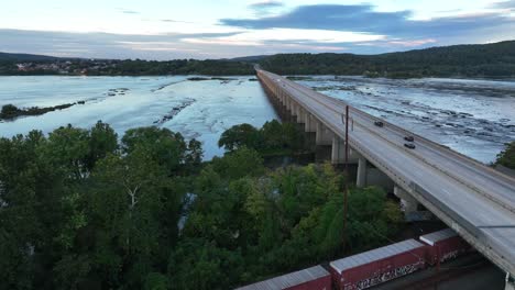 Route-30-Brücke-über-Den-Felsigen-Fluss-Susquehanna-Bei-Sonnenaufgang