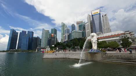 Magnificent-panoramic-image-of-the-Melion-park-icon-of-Singapore