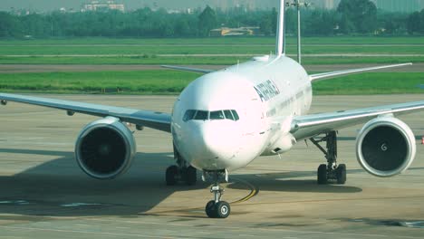 Airfrance-jetliner-taxing-in-airport,-close-up-view