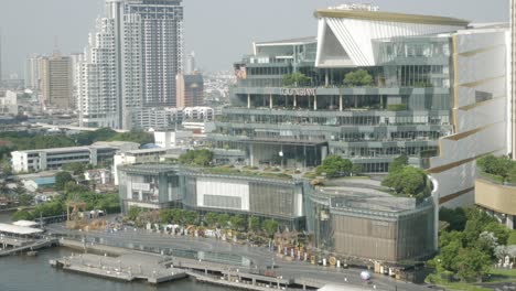 Vista-De-Los-Grandes-Almacenes-Icon-Siam-Cerca-Del-Río-Chaophraya-En-La-Ciudad-De-Bangkok