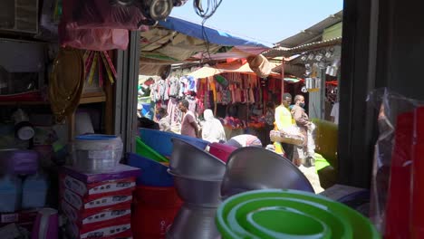 Various-shots-of-a-local-market-in-the-outskirts-of-Addis-Ababa,-Ethiopia