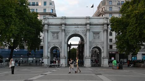 Das-Historische-Wahrzeichen-Des-Marmorbogens-Im-Zentrum-Von-London,-Vereinigtes-Königreich