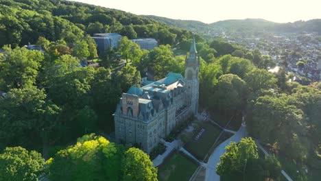 Lehigh-Universität.-Luftaufnahmen-Während-Der-Goldenen-Stunde