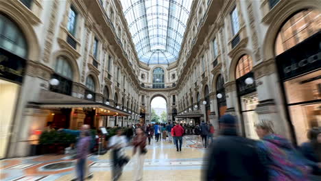 Hyperlapse-Walking-In-Der-Galerie-Vittorio-Emanuele-Ii-In-Mailand-In-Italien