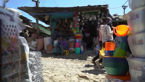 Various-shots-of-a-local-market-in-the-outskirts-of-Addis-Ababa,-Ethiopia