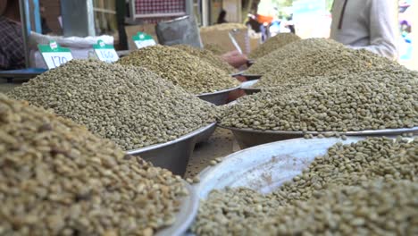 Various-shots-of-a-local-market-in-the-outskirts-of-Addis-Ababa,-Ethiopia