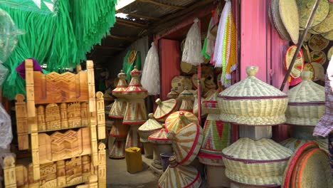 Various-shots-of-a-local-market-in-the-outskirts-of-Addis-Ababa,-Ethiopia