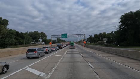 Pov:-In-Den-Usa-In-Einen-Stau-Fahren