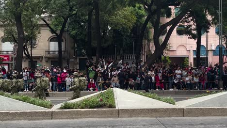 Toma-Del-Avance-Del-Cuerpo-Expedicionario-De-La-Marina-Armada-Durante-El-Desfile-Del-Ejército-Mexicano-En-La-Ciudad-De-México