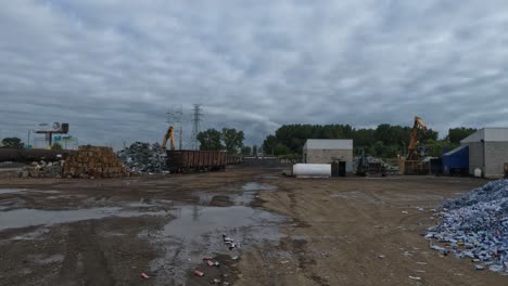 Big-machines-doing-the-heavy-work-at-a-dump-site-in-the-USA