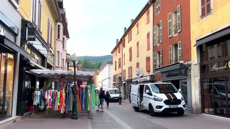 Walking-On-The-Street-Rue-de-Republique-With-View-Of-Shopping-Stores-In-Lyon,-France