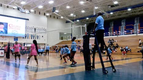 Brustkrebs-Volleyballturnier