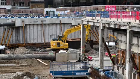 Building-more-into-the-City-of-London,-United-Kingdom