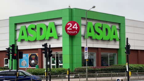 Tienda-De-Supermercado-Británico-Asda-En-Londres