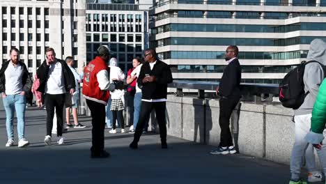 Tómame-Una-Foto,-Puente-De-Londres,-Londres,-Reino-Unido