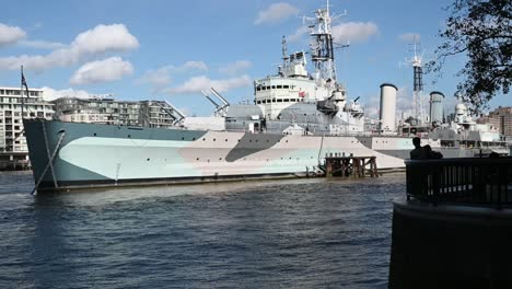 Look-out-Towards-HMS-Belfast,-London,-United-Kingdom