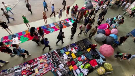 Street-vendors-with-shops-on-street-pavement-in-Brasilia,-Brazil