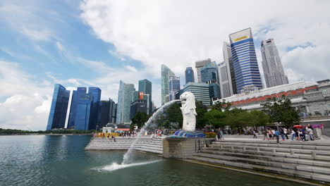 Magnificent-panoramic-image-of-the-Melion-park-icon-of-Singapore