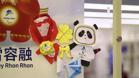 Paralympic-mascot-and-Olympic-mascot-at-Beijing-2022-Winter-Games