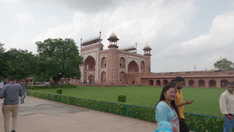 Punto-De-Vista-Turístico-Caminando-Dentro-Del-Patrimonio-Mundial-De-La-Unesco-En-India