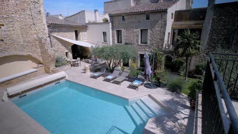 Propiedad-Con-Piscina-Privada-En-Uchaud,-Sur-De-Francia